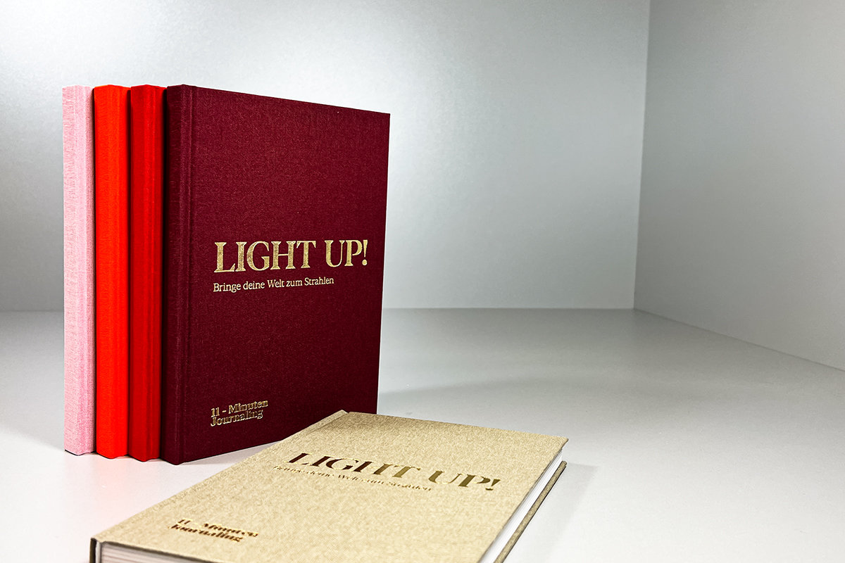 Livres reliés avec dorure à chaud Light up!