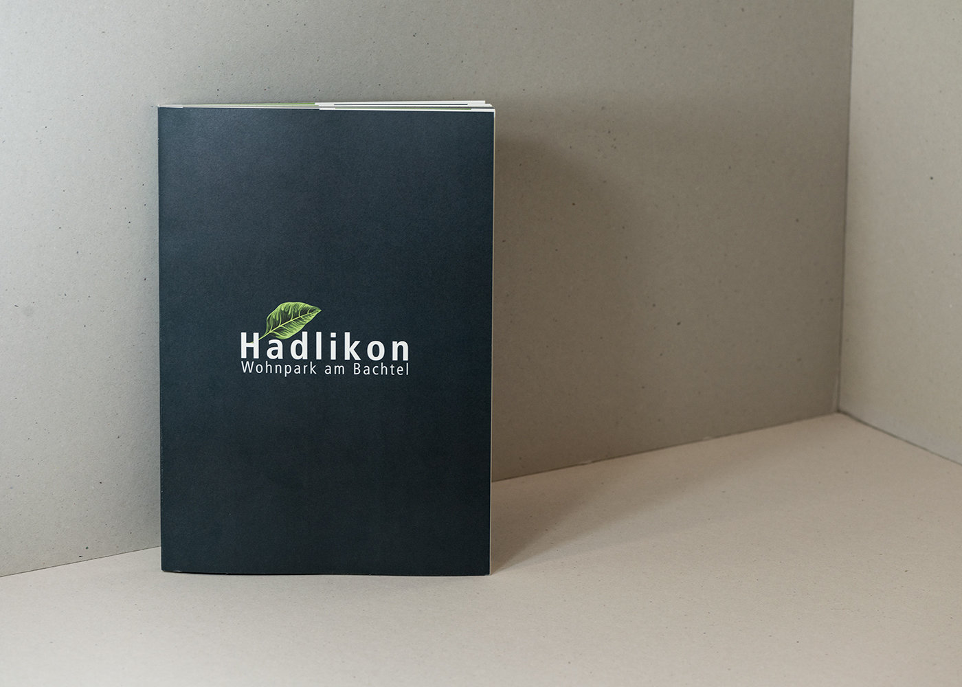 Dossier relié avec impression logo Hadlikon – Wohnpark am Bachtel