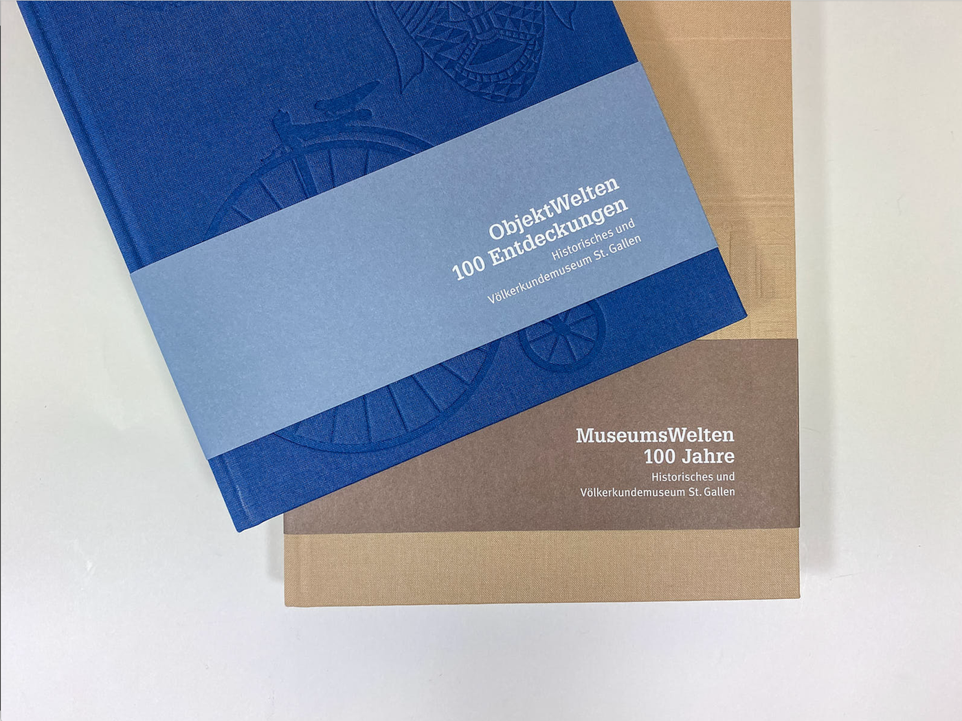 Bedruckte Schutzumschläge für Bücher 100 Jahre Historisches und Völkerkundemuseum St. Gallen