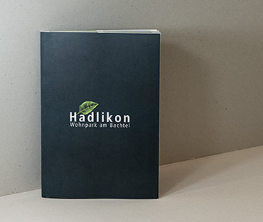 Brochure avec couverture rigide noire Hadlikon – Wohnpark am Bachtel